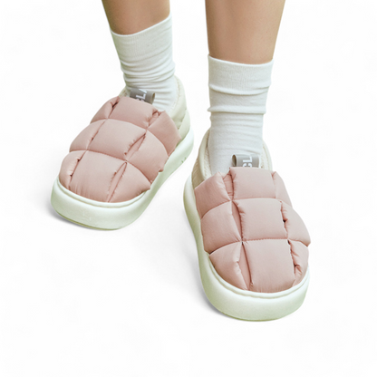 Soofeet Women Orthopedic Cozy Puffy Quilted Shoes.