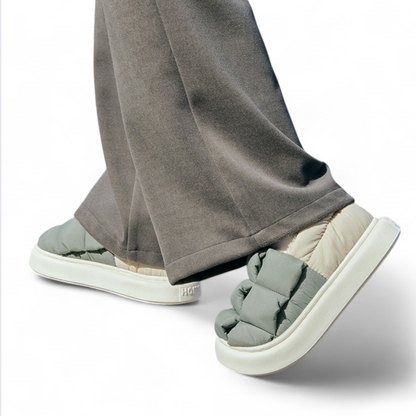 Soofeet Women Orthopedic Cozy Puffy Quilted Shoes.